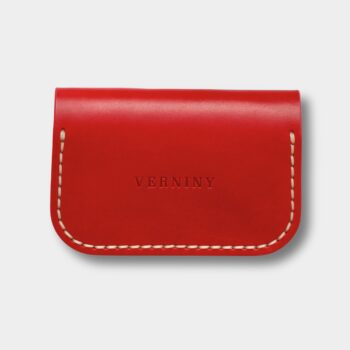 Handmade cardholder zo Slovenska Red 003 – predná strana s bielym šitím